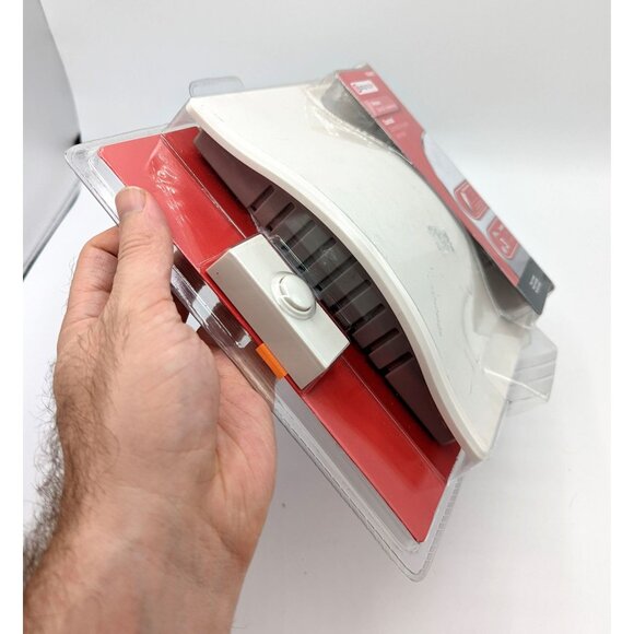 Utilitech Wireless Adjustable Volume 3-Sound Doorbell Kit White Modern 150FT - Picture 2 of 3